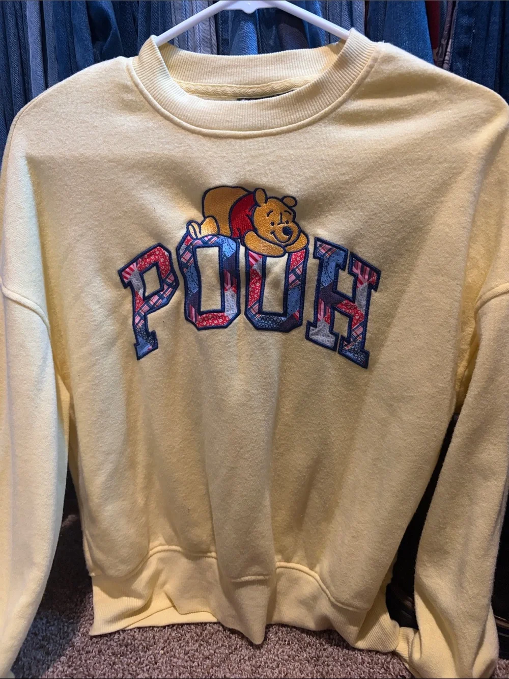 🍯 Winnie the Pooh Yellow Graphic Sweatshirt - Classic Crewneck 🐻